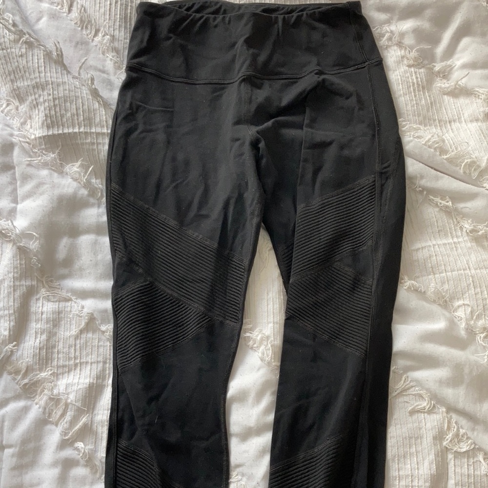 Medium size athleta black leggings